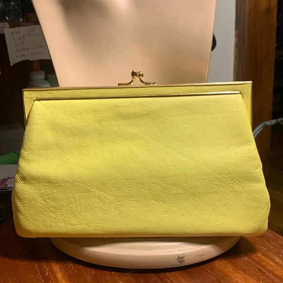50’s 60’s VIBRANT LEMON LEATHERETTE YELLOW PURSE BAG CLUTCH,CHAIN HANDLE - Picture 2 of 16